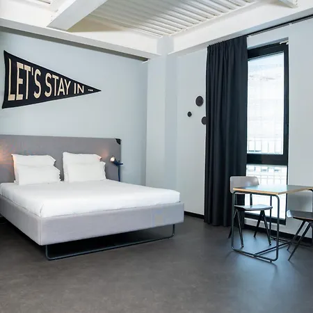 The Social Hub Extended