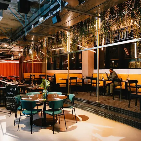 The Social Hub Extended 4* Bologna