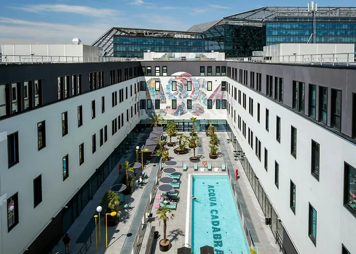 The Social Hub Extended