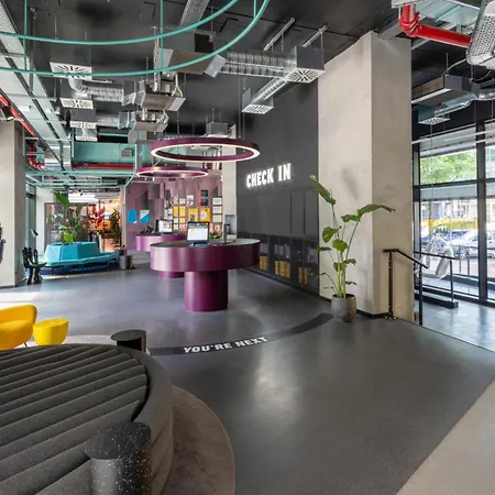 The Social Hub Extended Bolonia